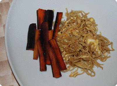 <a href="/recipes/170"><img alt="Titelsschrift" src="/system/rectitles/CAPS_Violette.png?1267484161" /><img alt="Titelsschrift" src="/system/rectitles/Karotten.png?1261750186" /><img alt="Titelsschrift" src="/system/rectitles/mit.png?1261750185" /><img alt="Titelsschrift" src="/system/rectitles/Eiernudeln.png?1267484184" /></a>