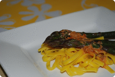 <a href="/recipes/195"><img alt="Titelsschrift" src="/system/rectitles/CAPS_Spargeln.png?1272824539" /><img alt="Titelsschrift" src="/system/rectitles/und.png?1261750185" /><img alt="Titelsschrift" src="/system/rectitles/Safrannudeln.png?1273601851" /></a>