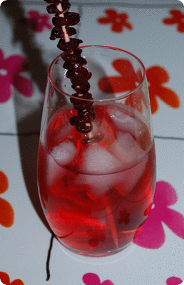 <a href="/recipes/215"><img alt="Titelsschrift" src="/system/rectitles/CAPS_Wodka-Cranberry.png?1276960983" /></a>