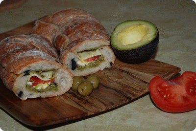 <a href="/recipes/226"><img alt="Titelsschrift" src="/system/rectitles/CAPS_Picknick-Brot.png?1277974046" /></a>