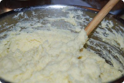 <a href="/recipes/288"><img alt="Titelsschrift" src="/system/rectitles/CAPS_Französischer.png?1292791972" /><img alt="Titelsschrift" src="/system/rectitles/Kartoffelstock.png?1292791972" /></a>