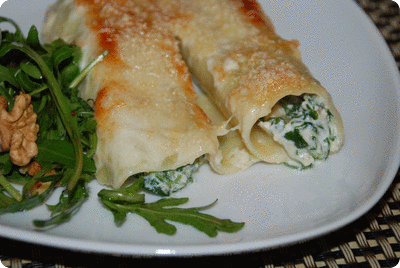 <a href="/recipes/301"><img alt="Titelsschrift" src="/system/rectitles/CAPS_Cannelloni.png?1297021330" /><img alt="Titelsschrift" src="/system/rectitles/mit.png?1261750185" /><img alt="Titelsschrift" src="/system/rectitles/Spinat.png?1261750186" /><img alt="Titelsschrift" src="/system/rectitles/und.png?1261750185" /><img alt="Titelsschrift" src="/system/rectitles/Nüssen.png?1261750187" /></a>