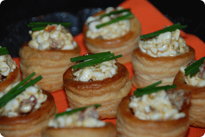 <a href="/recipes/311"><img alt="Titelsschrift" src="/system/rectitles/CAPS_Hüttenkäse-Minipastetchen.png?1302291115" /></a>
