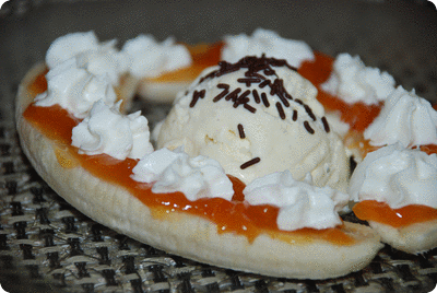 <a href="/recipes/79"><img alt="Titelsschrift" src="/system/rectitles/CAPS_Bananenschiffli.png?1261750187" /></a>