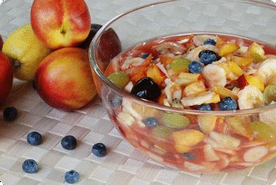 <a href="/recipes/346"><img alt="Titelsschrift" src="/system/rectitles/CAPS_Fruchtsalat.png?1310294762" /></a>