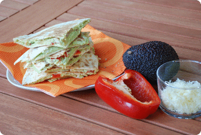 <a href="/recipes/360"><img alt="Titelsschrift" src="/system/rectitles/CAPS_Avocado-Quesadilla.png?1312648937" /></a>