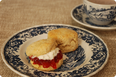 <a href="/recipes/110"><img alt="Titelsschrift" src="/system/rectitles/CAPS_Scones.png?1261750188" /></a>