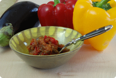 <a href="/recipes/385"><img alt="Titelsschrift" src="/system/rectitles/CAPS_Ratatouille-Chutney.png?1325155114" /></a>