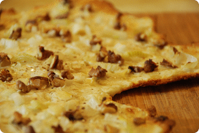 <a href="/recipes/393"><img alt="Titelsschrift" src="/system/rectitles/CAPS_Flammkuchen.png?1326622164" /><img alt="Titelsschrift" src="/system/rectitles/mit.png?1261750185" /><img alt="Titelsschrift" src="/system/rectitles/Nüssen.png?1261750187" /></a>