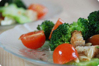 <a href="/recipes/413"><img alt="Titelsschrift" src="/system/rectitles/CAPS_Broccolisalat.png?1335111041" /></a>