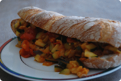 <a href="/recipes/436"><img alt="Titelsschrift" src="/system/rectitles/CAPS_Sandwich.png?1349719324" /><img alt="Titelsschrift" src="/system/rectitles/mit.png?1261750185" /><img alt="Titelsschrift" src="/system/rectitles/Gemüse-Pilz-Ragout.png?1349719324" /></a>