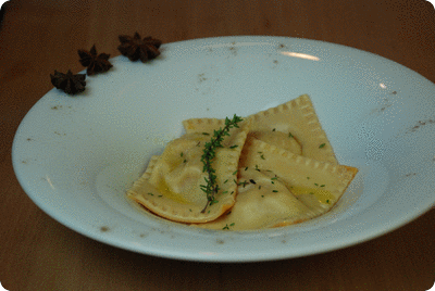 <a href="/recipes/450"><img alt="Titelsschrift" src="/system/rectitles/CAPS_Weihnachtsravioli.png?1354462795" /></a>