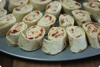 <a href="/recipes/275"><img alt="Titelsschrift" src="/system/rectitles/CAPS_Dörrtomaten-Frischkäse-Wrap.png?1289035799" /></a>