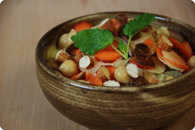 <a href="/recipes/476"><img alt="Titelsschrift" src="/system/rectitles/CAPS_Orientalischer.png?1358074643" /><img alt="Titelsschrift" src="/system/rectitles/Karottensalat.png?1261750186" /><img alt="Titelsschrift" src="/system/rectitles/mit.png?1261750185" /><img alt="Titelsschrift" src="/system/rectitles/Kichererbsen.png?1358074643" /></a>