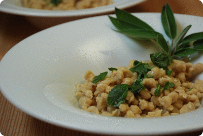<a href="/recipes/482"><img alt="Titelsschrift" src="/system/rectitles/CAPS_Vollkornspätzle.png?1360697261" /><img alt="Titelsschrift" src="/system/rectitles/mit.png?1261750185" /><img alt="Titelsschrift" src="/system/rectitles/Salbeibutter.png?1360697261" /></a>