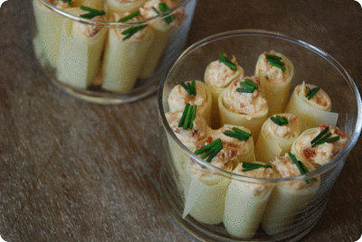 <a href="/recipes/525"><img alt="Titelsschrift" src="/system/rectitles/CAPS_Sbrinzrölleli.png?1380268097" /><img alt="Titelsschrift" src="/system/rectitles/mit.png?1261750185" /><img alt="Titelsschrift" src="/system/rectitles/Frischkäsefüllung.png?1380020950" /></a>