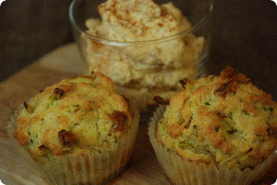 <a href="/recipes/572"><img alt="Titelsschrift" src="/system/rectitles/CAPS_Käse-Lauch-Muffins.png?1390480155" /><img alt="Titelsschrift" src="/system/rectitles/mit.png?1261750185" /><img alt="Titelsschrift" src="/system/rectitles/Frischkäsecrème.png?1390480155" /></a>