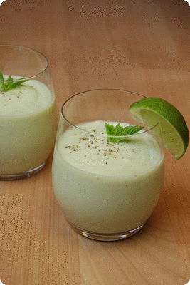 <a href="/recipes/606"><img alt="Titelsschrift" src="/system/rectitles/CAPS_Avocado-Buttermilch-Smoothie.png?1406668815" /></a>