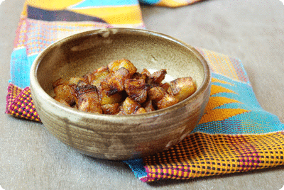 <a href="/recipes/651"><img alt="Titelsschrift" src="/system/rectitles/CAPS_Kelewele.png?1425843078" /></a>