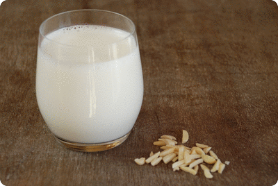 <a href="/recipes/670"><img alt="Titelsschrift" src="/system/rectitles/CAPS_Mandelmilch.png?1428518990" /></a>