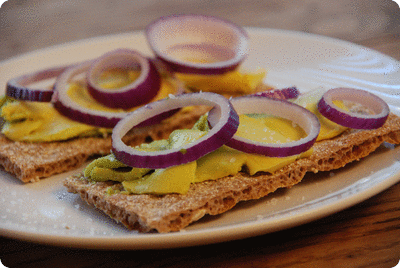 <a href="/recipes/679"><img alt="Titelsschrift" src="/system/rectitles/CAPS_Avocadocracker.png?1437960465" /></a>