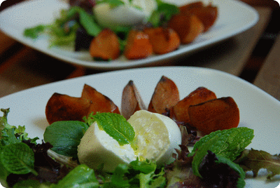 <a href="/recipes/704"><img alt="Titelsschrift" src="/system/rectitles/CAPS_Gebratene.png?1261750186" /><img alt="Titelsschrift" src="/system/rectitles/Kaki.png?1449557708" /><img alt="Titelsschrift" src="/system/rectitles/mit.png?1261750185" /><img alt="Titelsschrift" src="/system/rectitles/Burrata.png?1449557708" /><img alt="Titelsschrift" src="/system/rectitles/und.png?1261750185" /><img alt="Titelsschrift" src="/system/rectitles/Salat.png?1261750186" /></a>