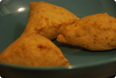 <a href="/recipes/765"><img alt="Titelsschrift" src="/system/rectitles/CAPS_Samosas.png?1479242672" /></a>