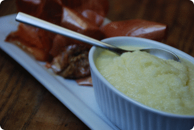 <a href="/recipes/773"><img alt="Titelsschrift" src="/system/rectitles/CAPS_Magische.png?1483416602" /><img alt="Titelsschrift" src="/system/rectitles/Zwiebelsauce.png?1483416542" /></a>