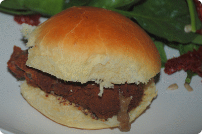 <a href="/recipes/781"><img alt="Titelsschrift" src="/system/rectitles/CAPS_Pilzkroketten.png?1490162447" /></a>